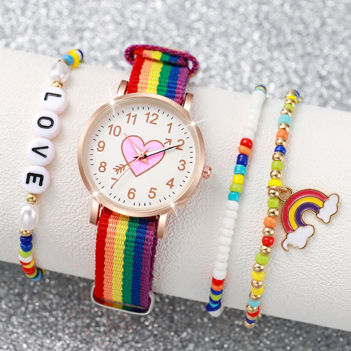 Pinchaqui.cl® Reloj de Mujer con Esfera de Corazón a la Moda y Pulseras Arcoíris