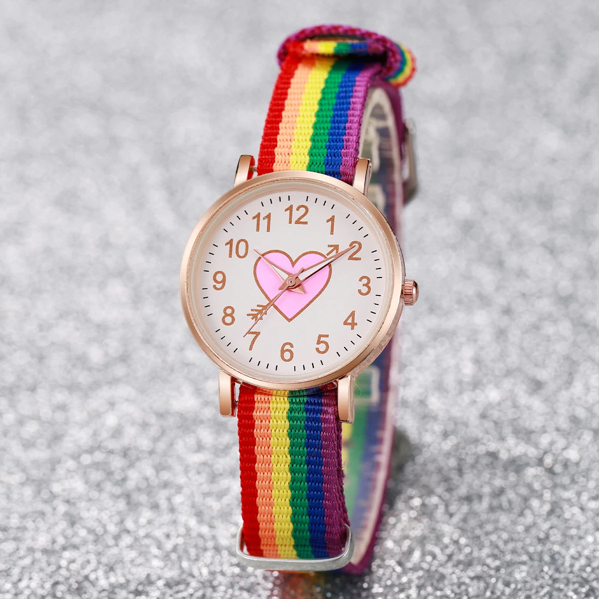 Pinchaqui.cl® Reloj de Mujer con Esfera de Corazón a la Moda y Pulseras Arcoíris